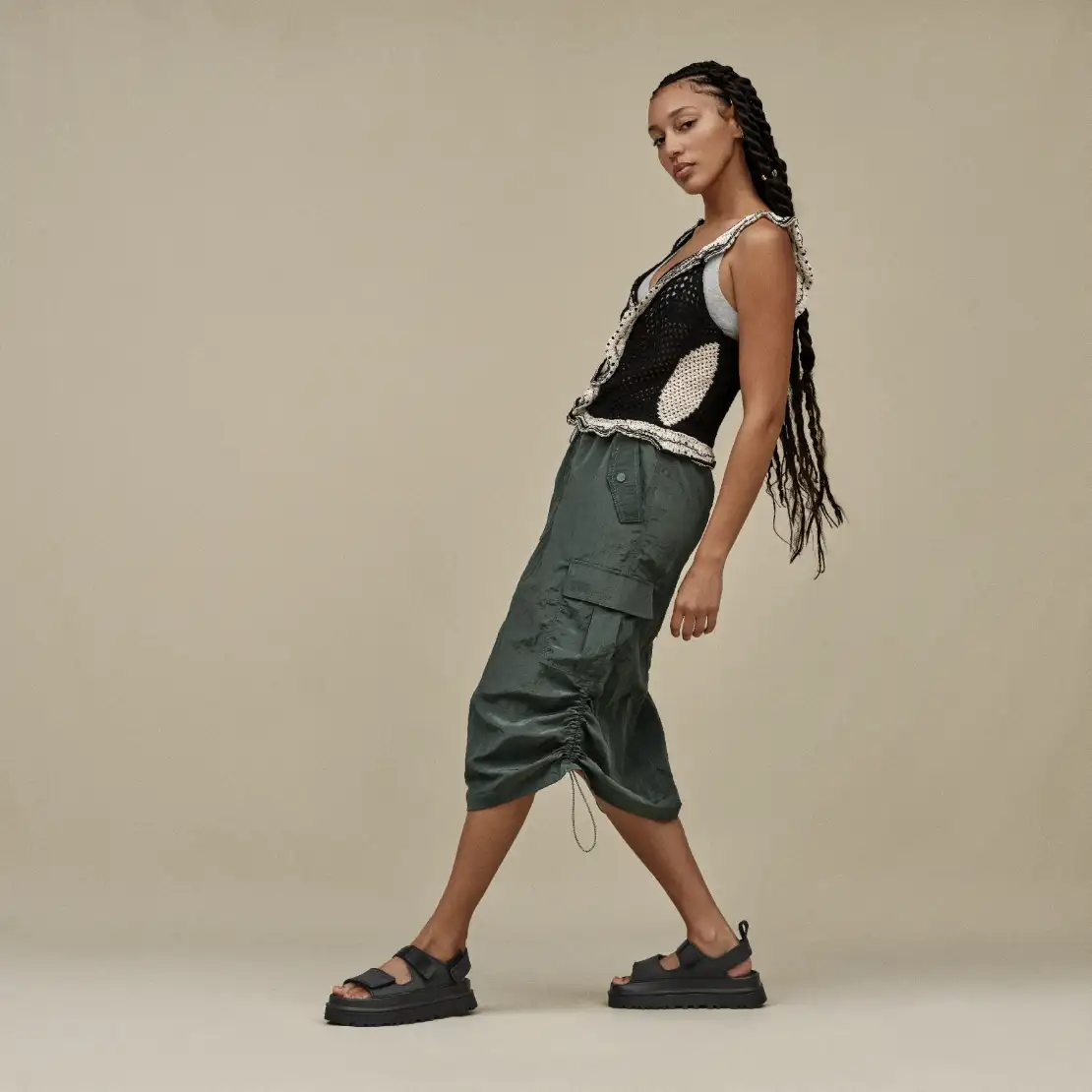 550042-black-5.webp